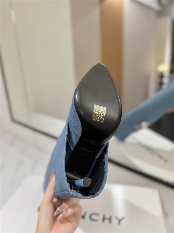 20251128174450812 590